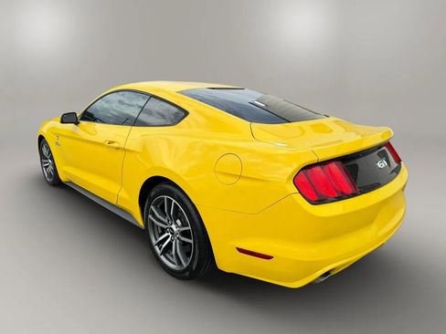 Used 2017 Ford Mustang GT RWD image 6