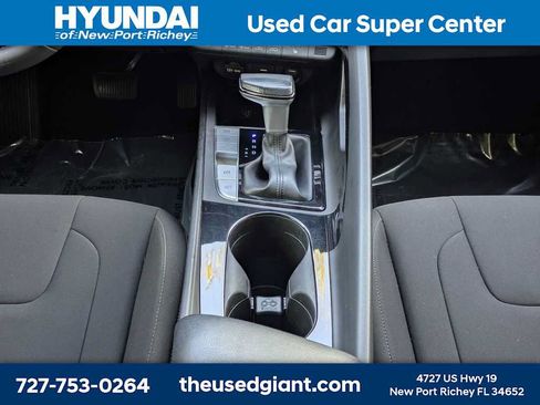 Used 2023 Hyundai Elantra SEL w/ Convenience Package FWD image 18