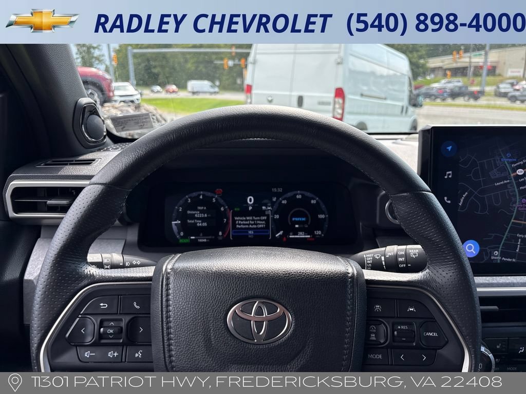 Used 2025 Toyota 4Runner Trailhunter AWD/4WD image 2