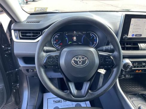 Used 2025 Toyota RAV4 LE AWD/4WD image 15