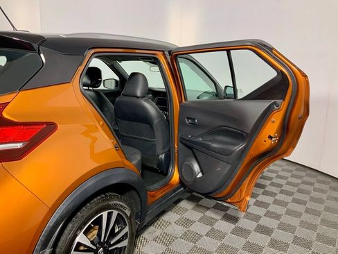 Used 2020 Nissan Kicks SR w/ SR Premium Package FWD image 29