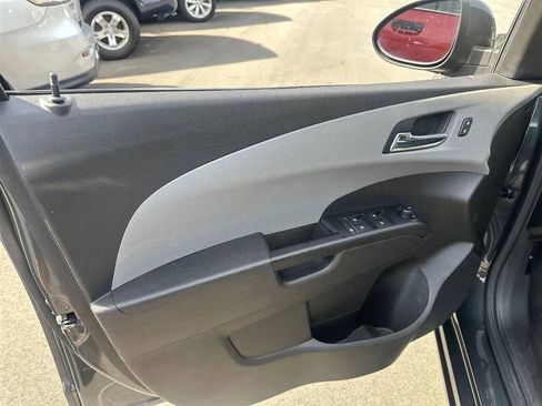 Used 2019 Chevrolet Sonic LT w/ Convenience Package image 20