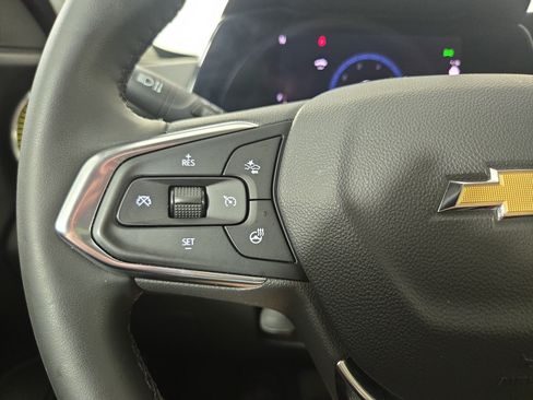 Certified 2024 Chevrolet Trax LT w/ Sunroof Package FWD image 15