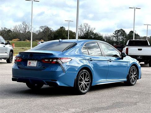 Certified 2024 Toyota Camry SE w/ Convenience Package image 8