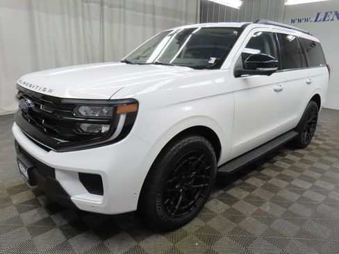 Used 2025 Ford Expedition Active image 7