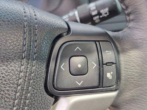 Used 2017 Toyota Sienna XLE FWD image 12