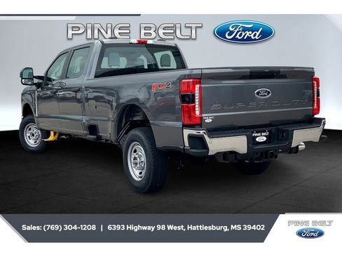 New 2025 Ford F250 XL w/ 360-Degree Camera Package AWD/4WD image 2