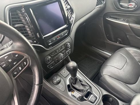 Used 2021 Jeep Cherokee Limited w/ Elite Package AWD/4WD image 33