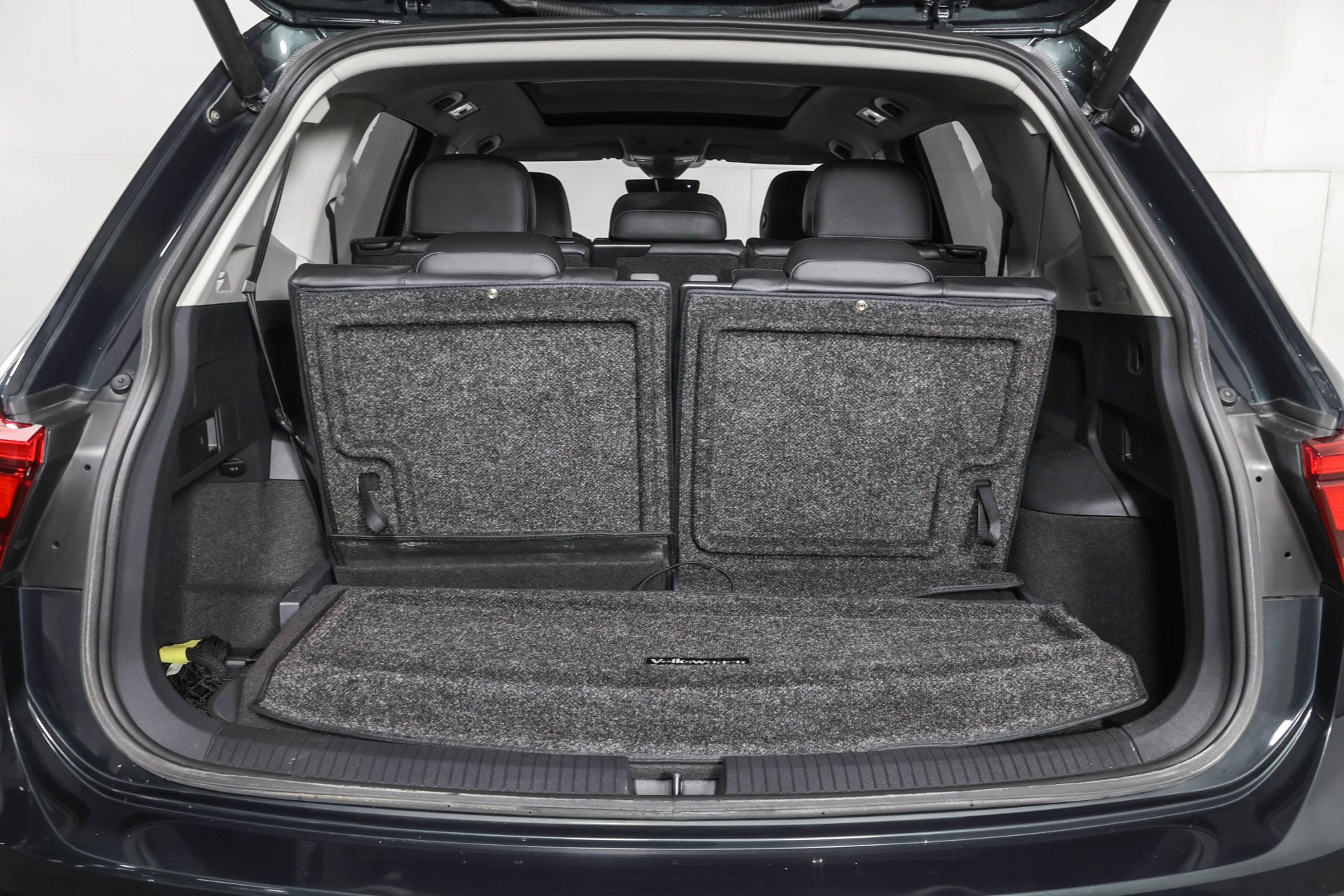 Used 2018 Volkswagen Tiguan SEL Premium AWD/4WD image 41