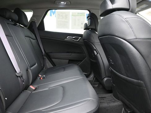 Used 2024 Kia Sportage EX w/ EX Premium Package AWD/4WD image 8