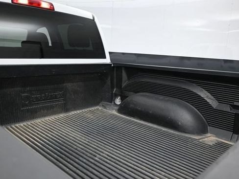 Used 2022 RAM 1500 Classic SLT AWD/4WD image 20