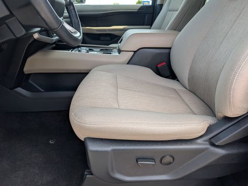 Used 2022 Ford Expedition XLT RWD image 15