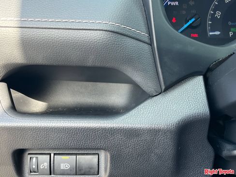 Certified 2025 Toyota RAV4 XLE AWD/4WD image 32