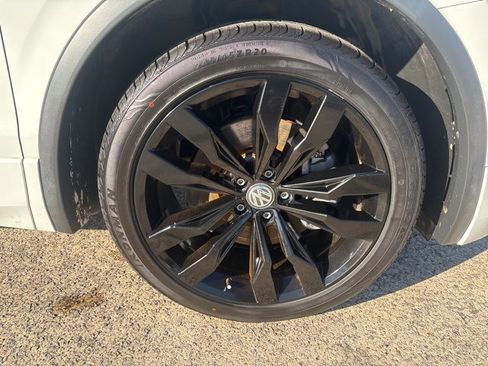 Used 2021 Volkswagen Tiguan SE R-Line image 29