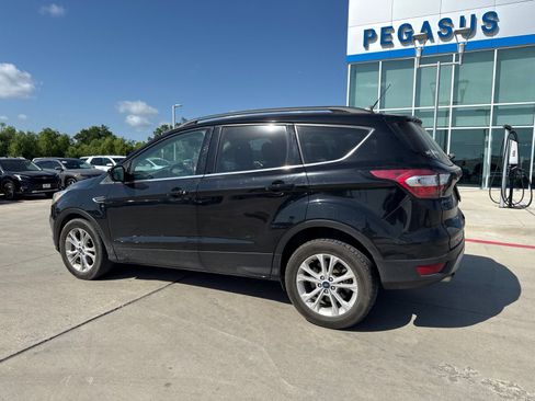 Used 2018 Ford Escape SEL FWD image 3