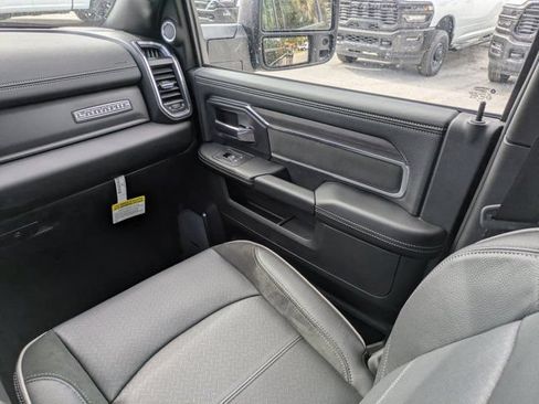 New 2026 RAM 3500 Laramie AWD/4WD image 17