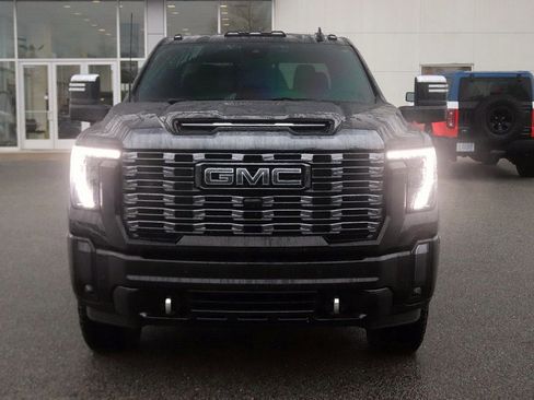 Used 2024 GMC Sierra 2500 Denali Ultimate image 2