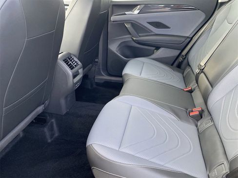 New 2025 Volkswagen Tiguan SE image 13