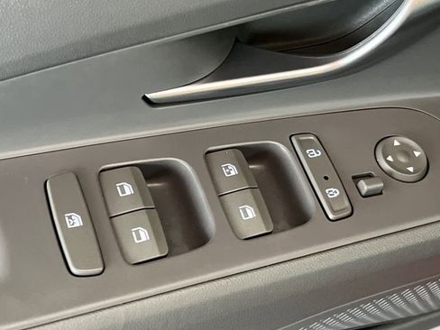 Used 2021 Hyundai Elantra SEL w/ Cargo Package image 13