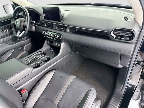 Certified 2025 Honda Pilot EX-L image 17