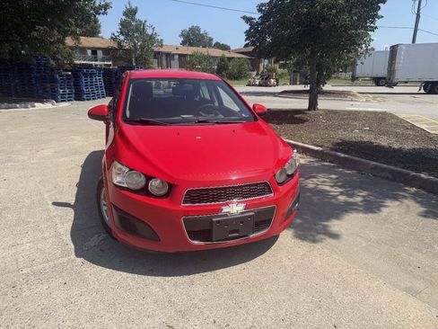 Used 2015 Chevrolet Sonic LT FWD image 2