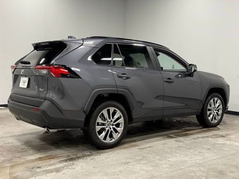 Used 2020 Toyota RAV4 XLE Premium image 12
