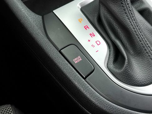 Used 2024 Kia Forte LXS w/ LXS Technology Package FWD image 7