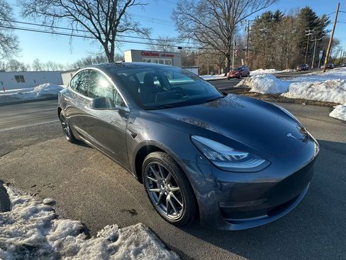 Used 2018 Tesla Model 3 Long Range image 3