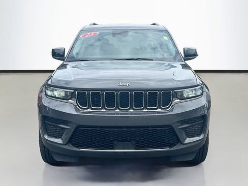Used 2023 Jeep Grand Cherokee Laredo AWD/4WD image 4