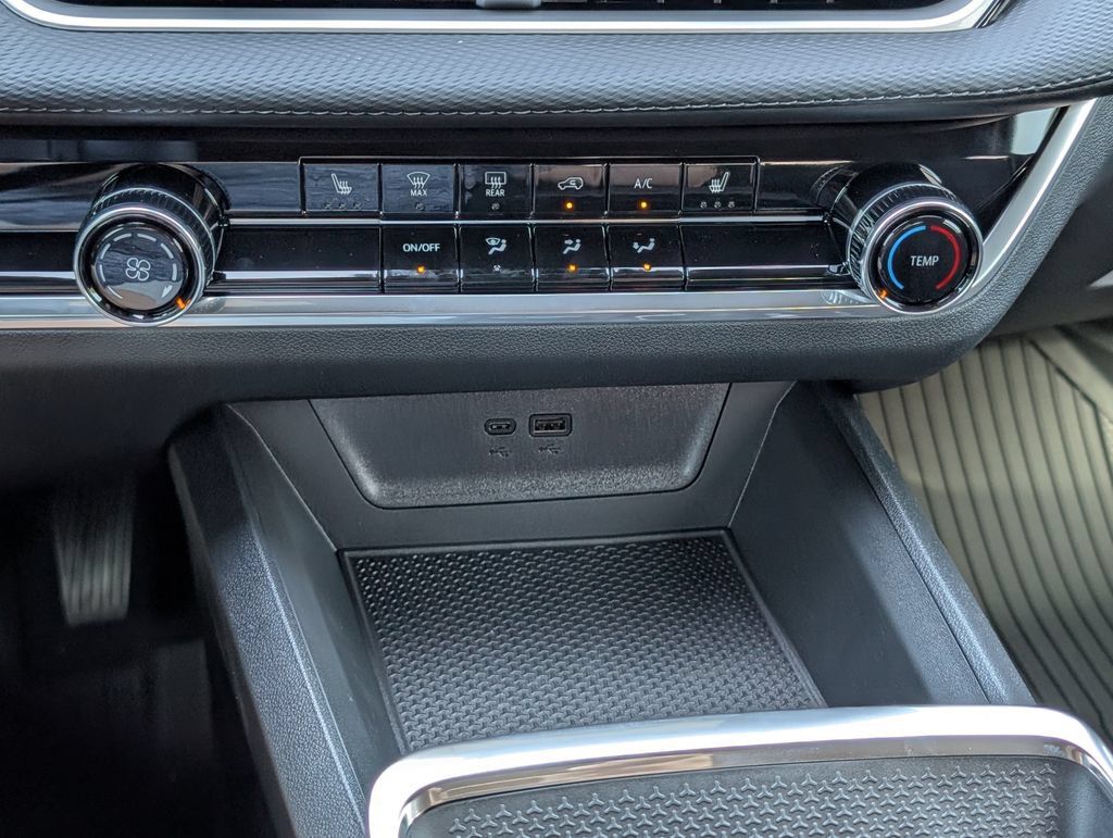 New 2027 Chevrolet Equinox LT w/ Safety and Technology Package FWD image 22