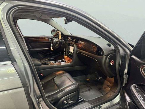 Used 2008 Jaguar XJ8 RWD image 40