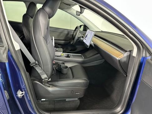Used 2021 Tesla Model Y Long Range image 27