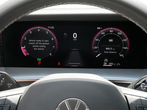 Certified 2025 Volkswagen Tiguan SE w/ Panoramic Sunroof Package AWD/4WD image 21