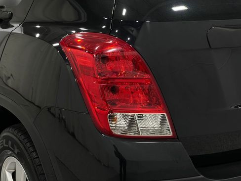 Used 2016 Chevrolet Trax LS image 32