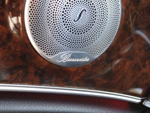 Used 2017 Mercedes-Benz E 300 4MATIC image 37