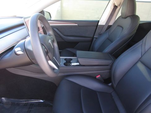 Used 2023 Tesla Model Y Long Range image 16