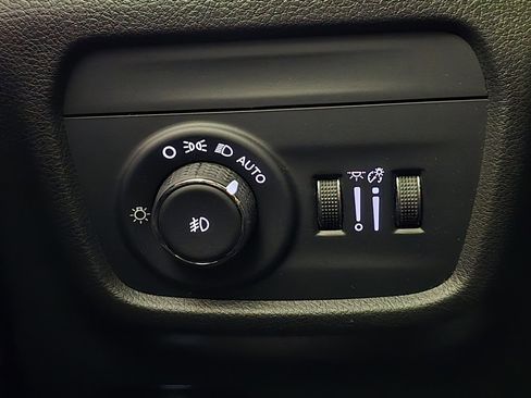 Used 2022 Jeep Grand Cherokee L Limited w/ Luxury Tech Group II image 30