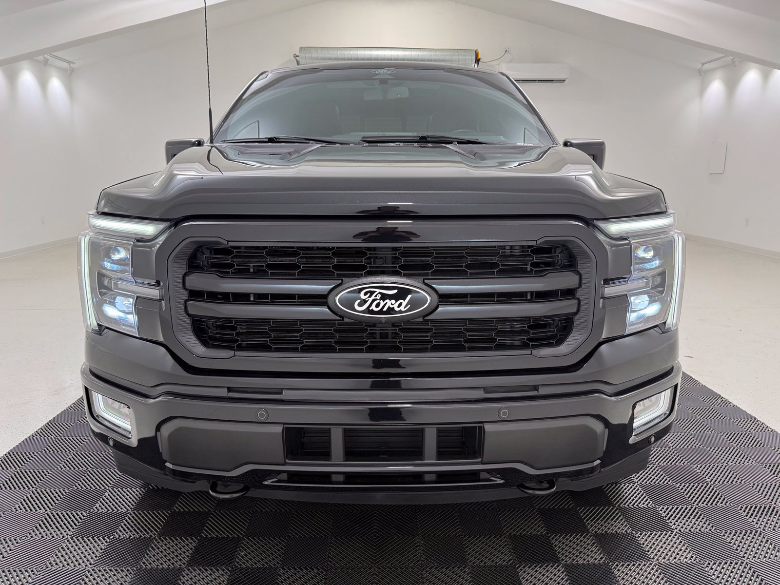Used 2024 Ford F150 Lariat w/ Equipment Group 502A High AWD/4WD image 2