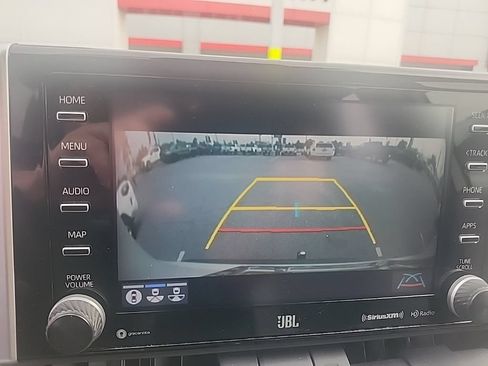 Used 2020 Toyota RAV4 Limited AWD/4WD image 4