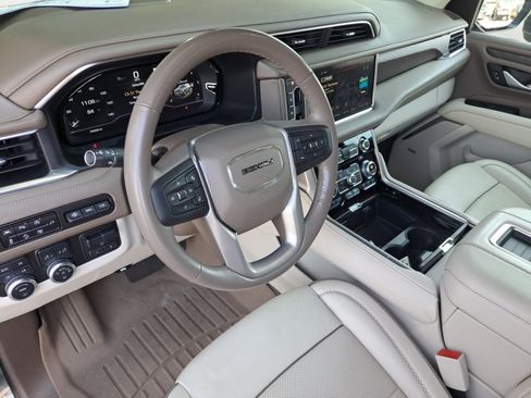 Used 2022 GMC Yukon Denali w/ Max Trailering Package AWD/4WD image 9