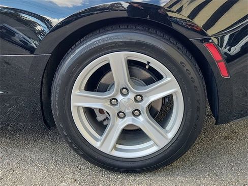 Used 2020 Chevrolet Camaro LT image 30