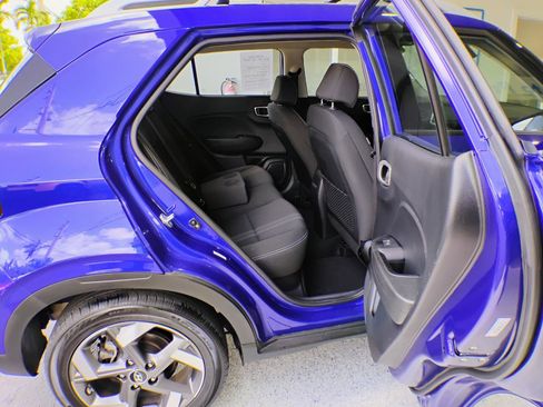 Used 2021 Hyundai Venue SEL FWD image 76