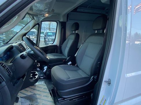 Used 2025 RAM ProMaster 2500 w/ Storage Group image 16