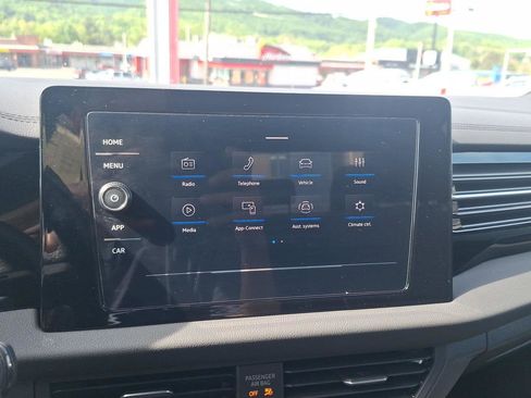Used 2025 Volkswagen Jetta Sport FWD image 27