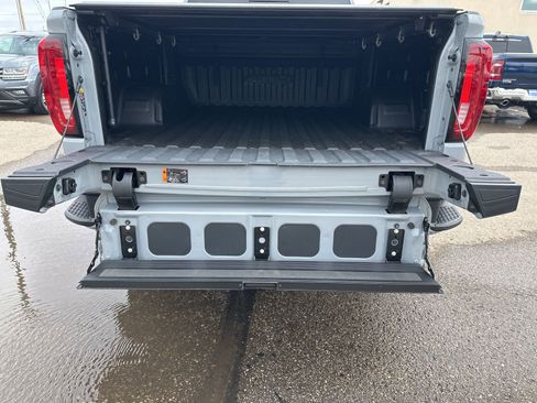 Used 2024 GMC Sierra 1500 AT4 w/ Technology Package image 29