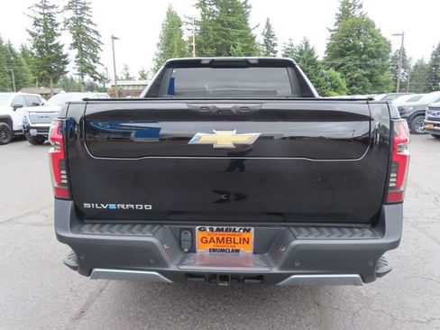 Certified 2025 Chevrolet Silverado EV LT AWD/4WD image 7