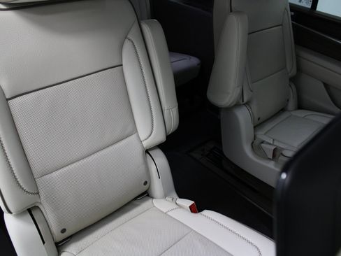 Used 2021 GMC Yukon XL Denali image 29