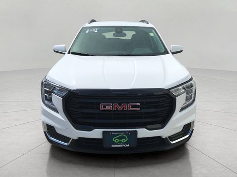 Certified 2024 GMC Terrain SLE w/ Driver Convenience Package AWD/4WD image 3