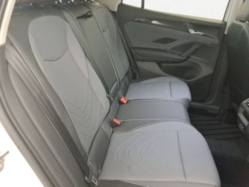 New 2025 Volkswagen Tiguan SE AWD/4WD image 15