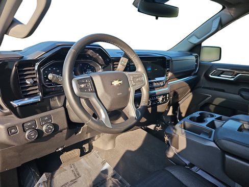 Used 2023 Chevrolet Silverado 1500 LT AWD/4WD image 13